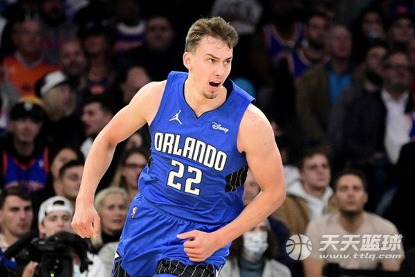 年轻中场 年轻中场