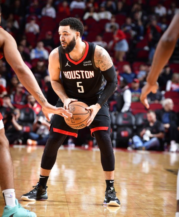 官方：英格兰名哨安东尼-泰勒将执法欧冠第4轮布鲁日vs巴萨